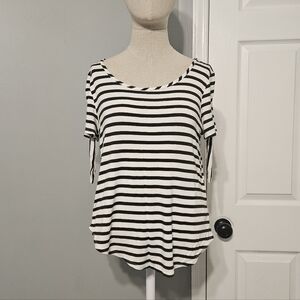 CLEARANCE! Green Envelope Monochrome Striped Short Sleeve Tee